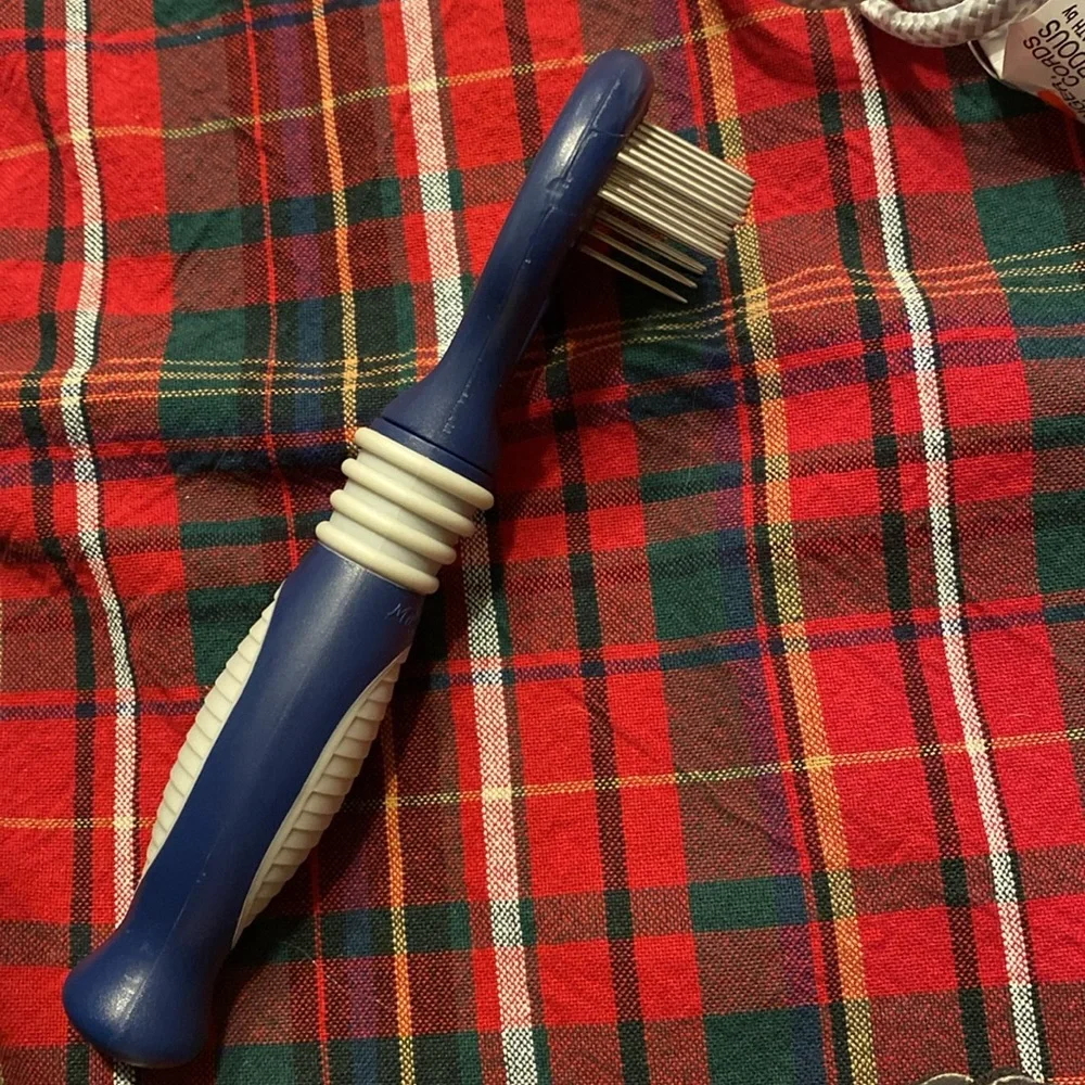 Four Paws Magic Coat Professional Dog Cat Instant Mat & Tangle Remover Rake Comb